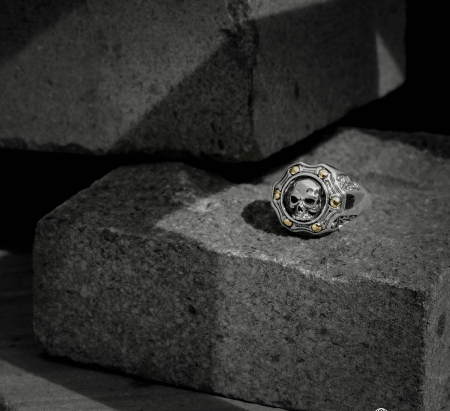 18K Gold & Sterling Silver Skull Ring 3 - Trunyan Collection